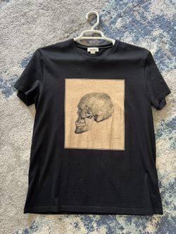Authentic Alexander McQueen T-shirt size L 90% new original price is $395 now only $100