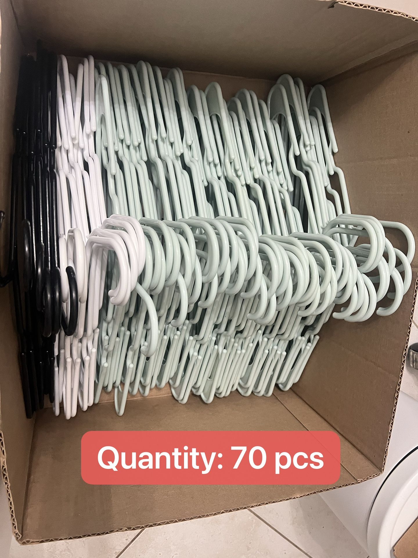 70 Hangers β $18 Bundle of 100 hangers, in great condition. Perfect for organizing your closet.