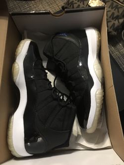 Air Jordan 11 Retro Black / Varsity Royal White SZ 8