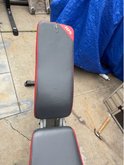 Weight bench. Incline decline