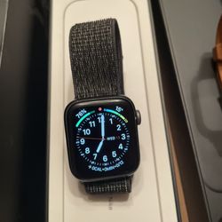 Apple Watch 4. 40mm. GPS only