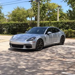 2018 Porsche Panamera