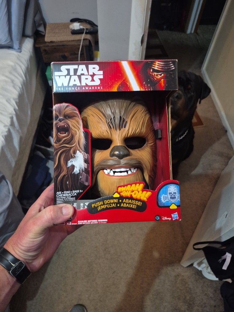 Brand New Star Wars The Force Awakens Chewbacca Electronic Mask
