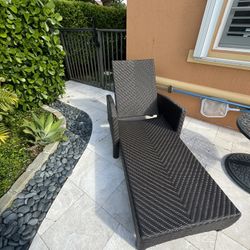 Reclining Chaise Loungers 
