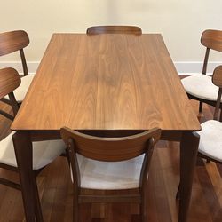 Dining Room Table And Chair Set (6)