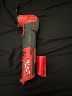 Miluakee m12 fuel oscillating tool