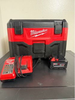 Milwaukee M18 Wet/Dry Vacuum