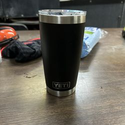 20oz Tahoe blue Yeti Tumbler for Sale in Hanover, PA - OfferUp