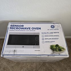 GE 1.6 Cu. Ft. 1150W Countertop Microwave Oven with Sensor Cooking Controls and Defrost.  (BRAND NEW BOXED)