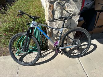 Giant Fathom mountain bike