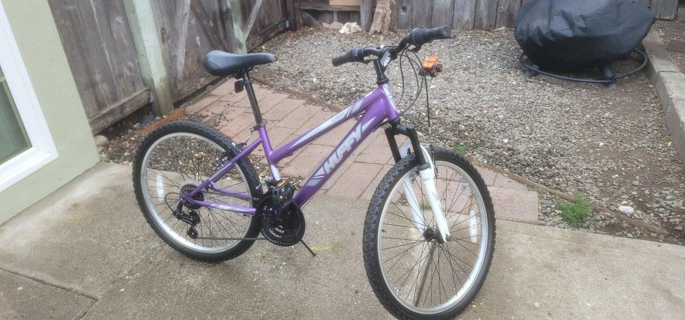 LIKE NEW* HUFFY BIKE Mid Size
