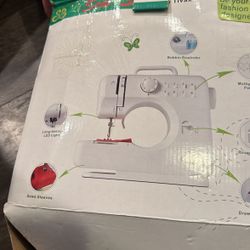 Sewing Machine Be Your Own Fashion Designer 