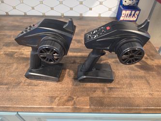 2 Spektrum STX2 Remotes