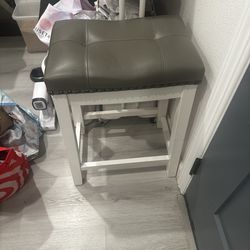 2 island stool