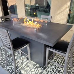 House Full Of Furniture Inside And Out Moving Sale 