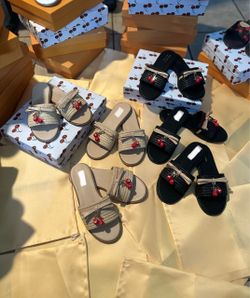 Womans pretty sandals DEALS
