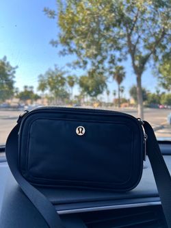 Lululemon Camera Crossbody bag