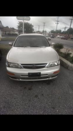 1999 Nissan Maxima a/c cold runs and drive clean tittle $850