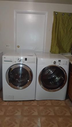 Washer and Dryer like new condition works perfectly very clean