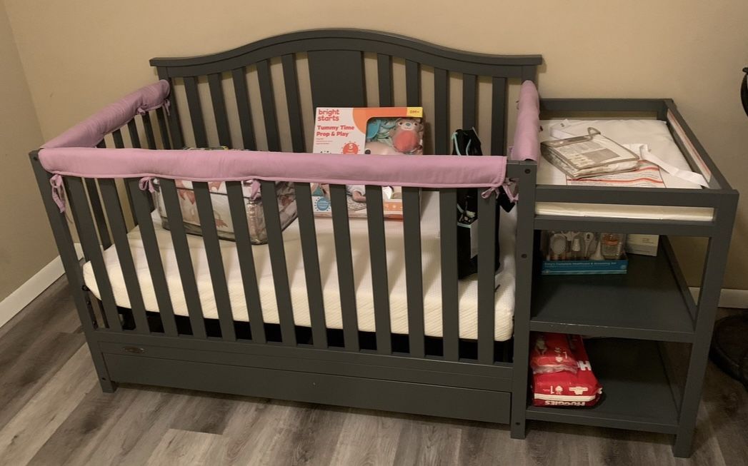 Graco Solano 4-in-1 Convertible Crib
