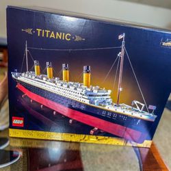 LEGO Creator Expert: Titanic (10294) BRAND NEW & SEALED 