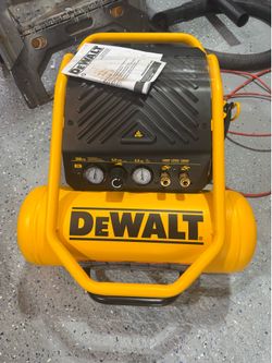 DEWALT XTREME Quiet 2 Stage 4.5-Gallon Portable Electric 200 PSI Hot dog Air Compressor 2025