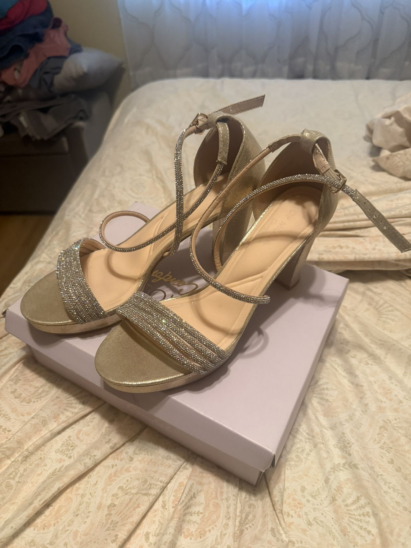 Women’s Gold Heels