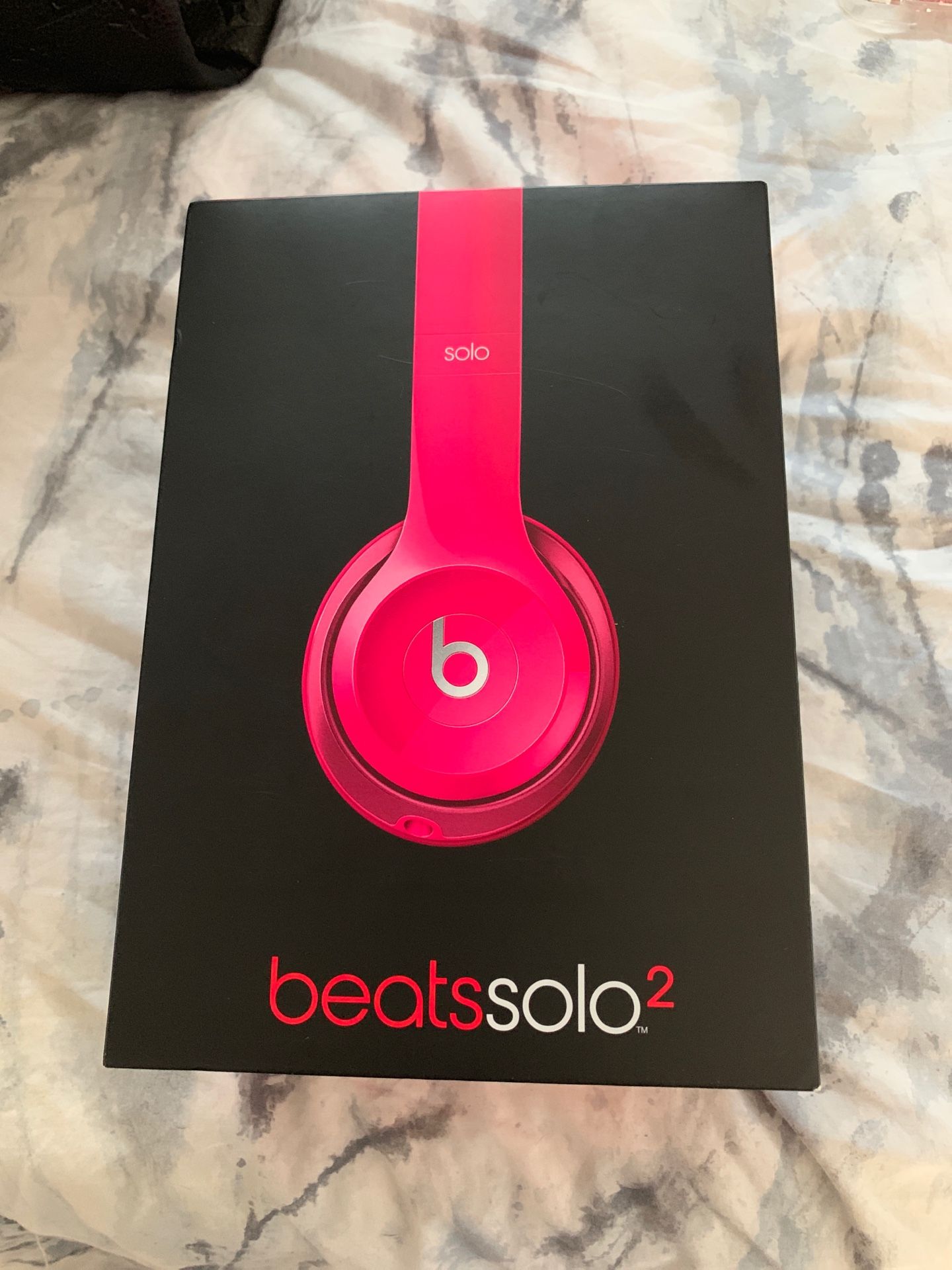 BEATS SOLO 2 WITH CARRY CASE NOT WIRELESS