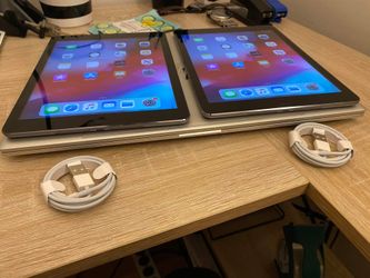 2 APPLE IPAD AIR
