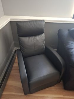 2 Recliners