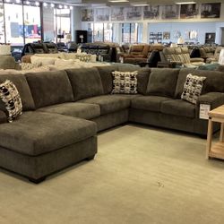 Ballinasloe 3pc Sectional with Chaise