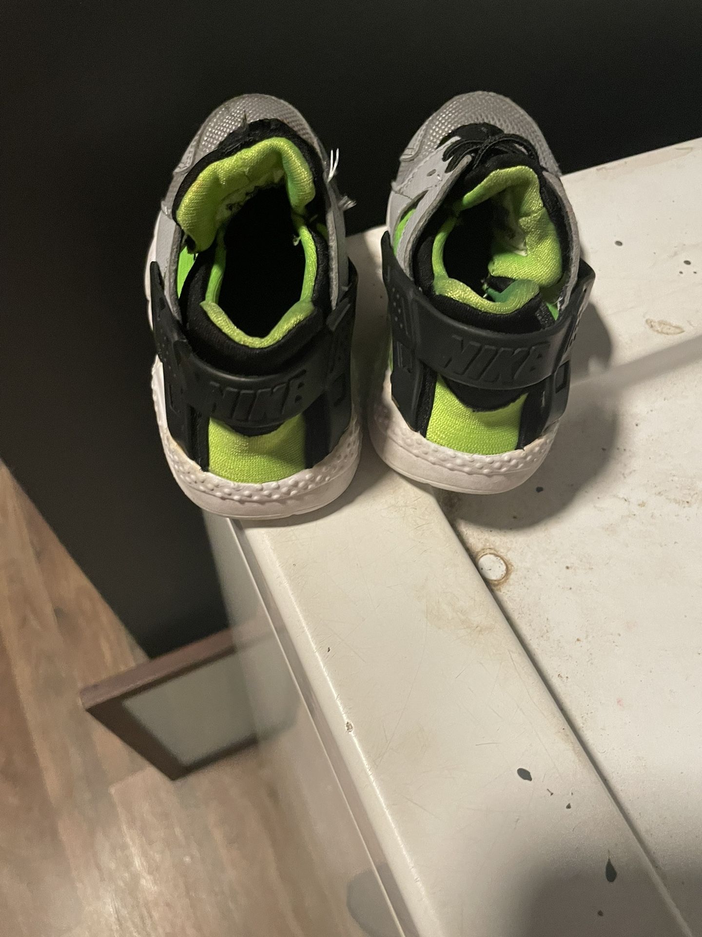 Nike Huarache Run GS Athletic Size 8C
