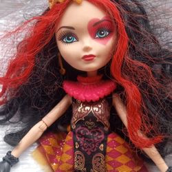 EVER AFTER HIGH LIZZIE QUEEN OF HEARTS DOLL