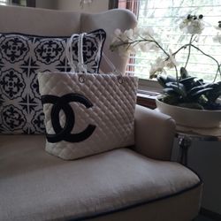 Beautiful  Fashion White And Black Bag