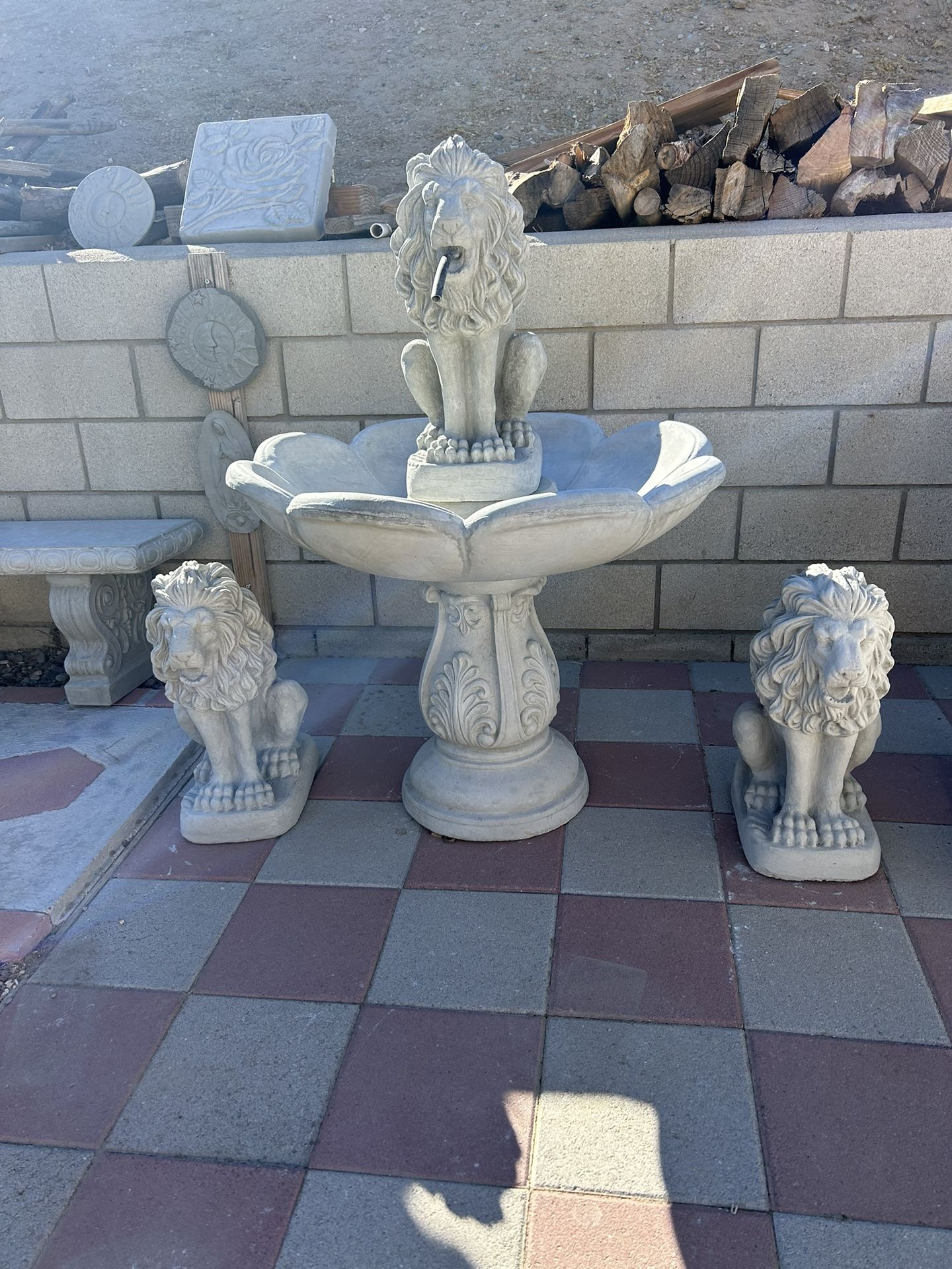 New Fountain With 2 Lions Made Out Of Cement Perfect Gift ? 