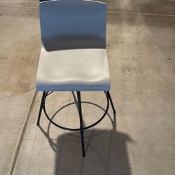 Set Of 4 Bar Stools 