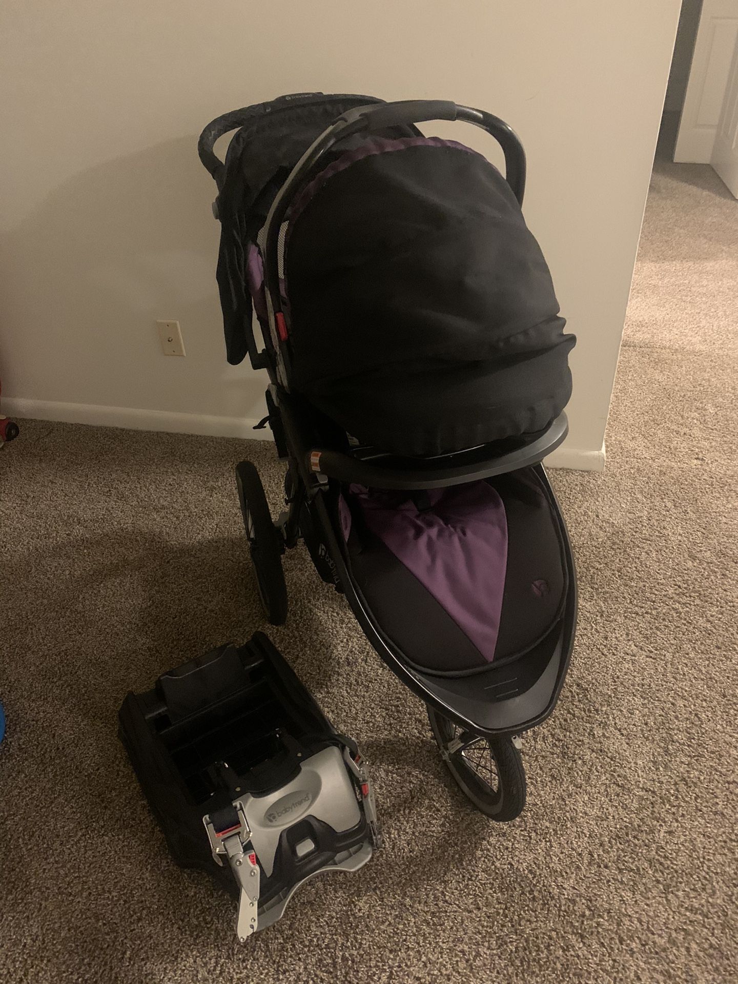 Baby trend stroller set with two car bases