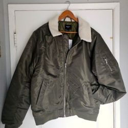 Men's Green Bomber Pilots Jacket XL

Chamarra