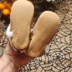 New Baby Fuzzy Boots 12 - 18 Months
