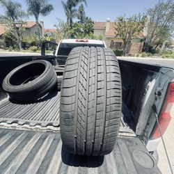 245/40/19 Goodyear 70-80% Tread (1)