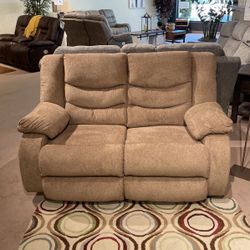 Reclining loveseat