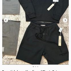 Essentrial fear of God sweatshirt  and shorts in xs