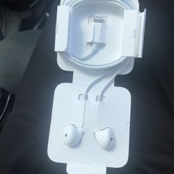 Vendo Unos Audífonos Apple Con Adaptación Nueva
