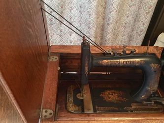 Antique sowing machine 195o's with case and attachments and manuel for Sale  in Wichita, KS - OfferUp