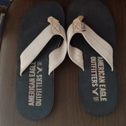 Men's Size 11 American Eagle Flip Flops 