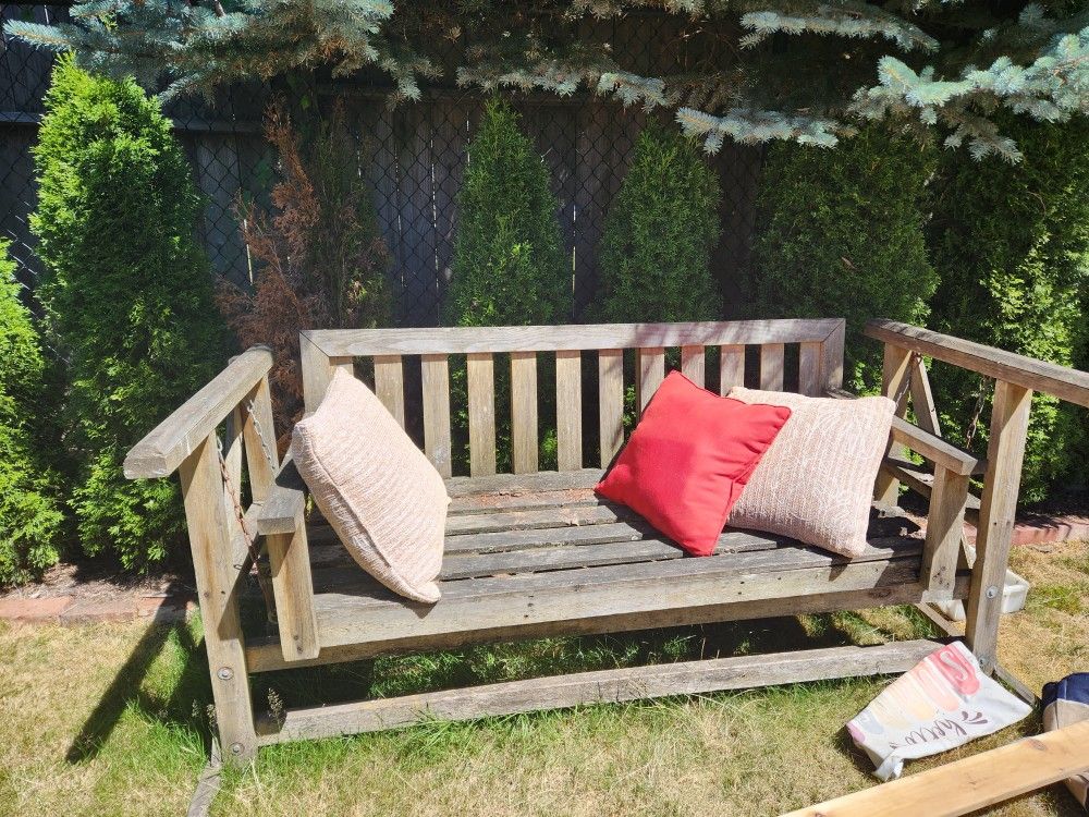Free Wooden Swinging Bench