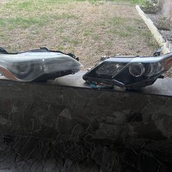 2 Headlights For Toyota Camry 