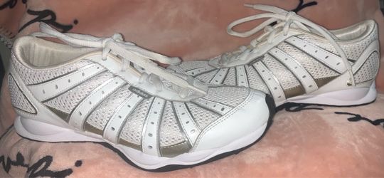 Adidas size 9 women