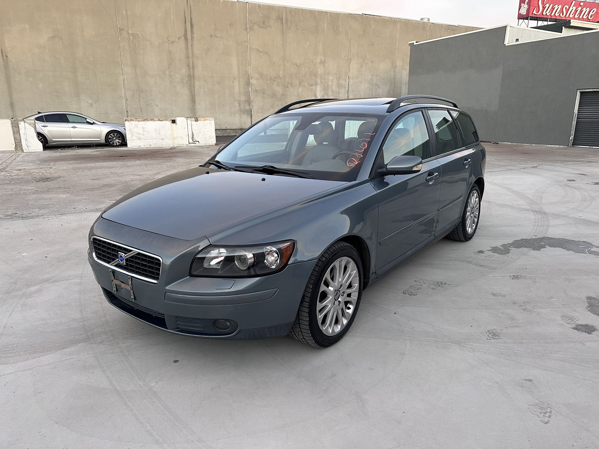 2005 Volvo V50