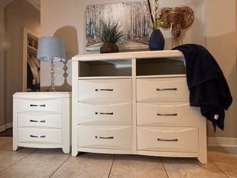 Modern white bedroom, set dresser and matching nightstand